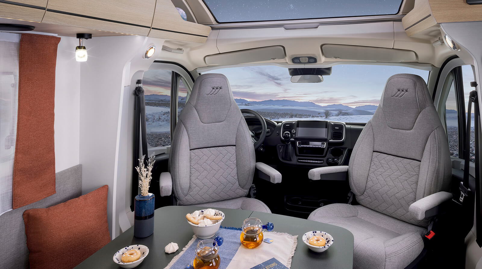 FOTO INTERNE RAPIDO Autocaravan C55 NIGHT EDITION