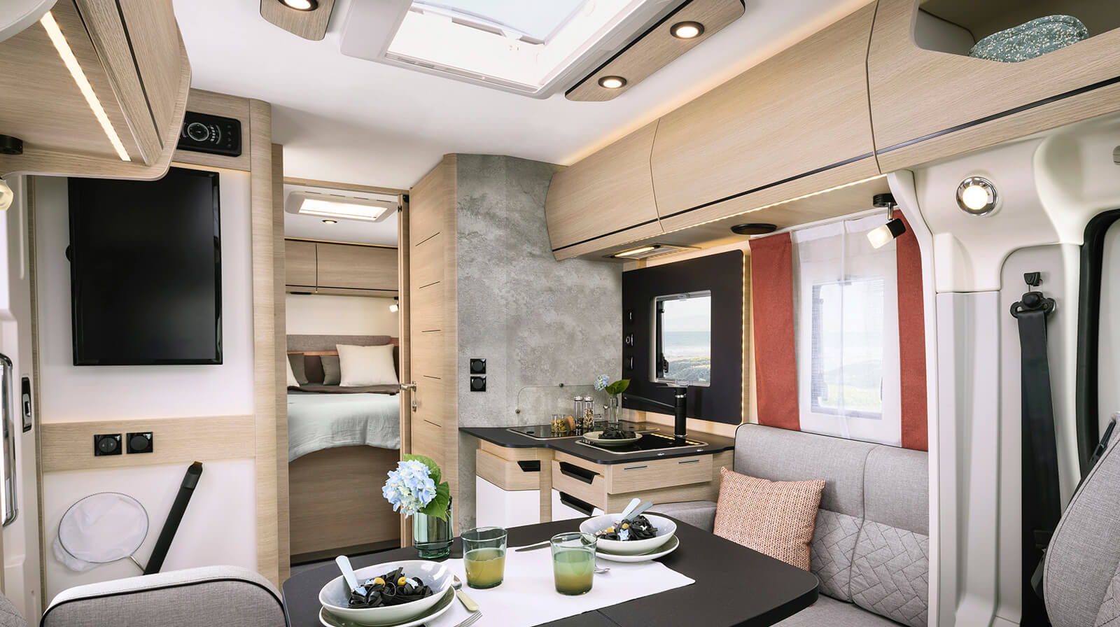 FOTO INTERNE RAPIDO Autocaravan C86 NIGHT EDITION