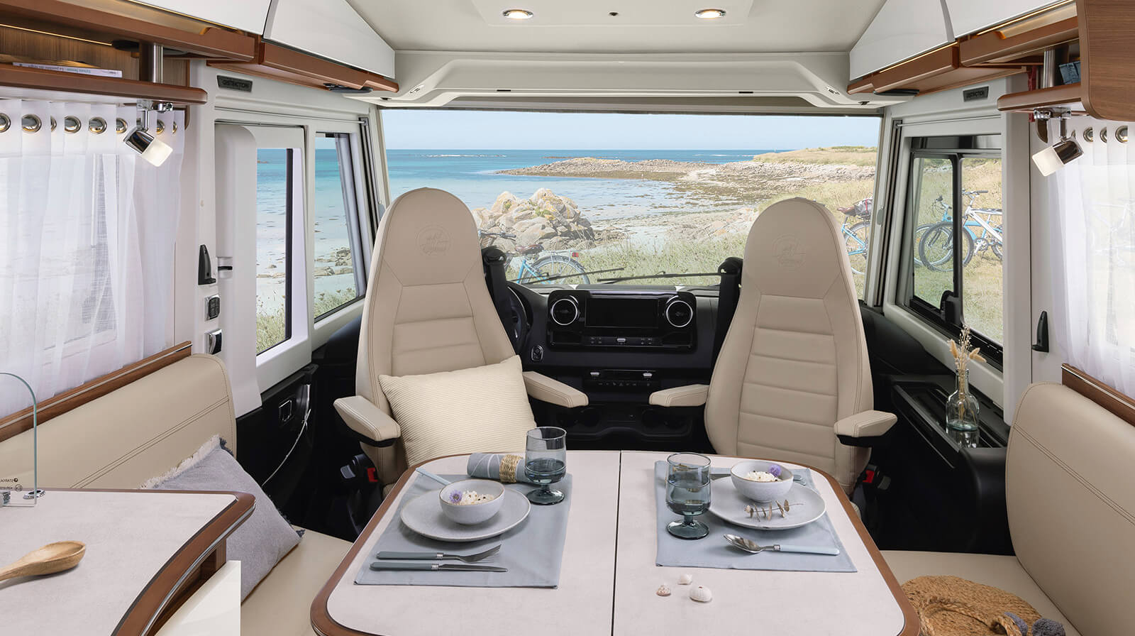 FOTO INTERNE RAPIDO Autocaravan i66M